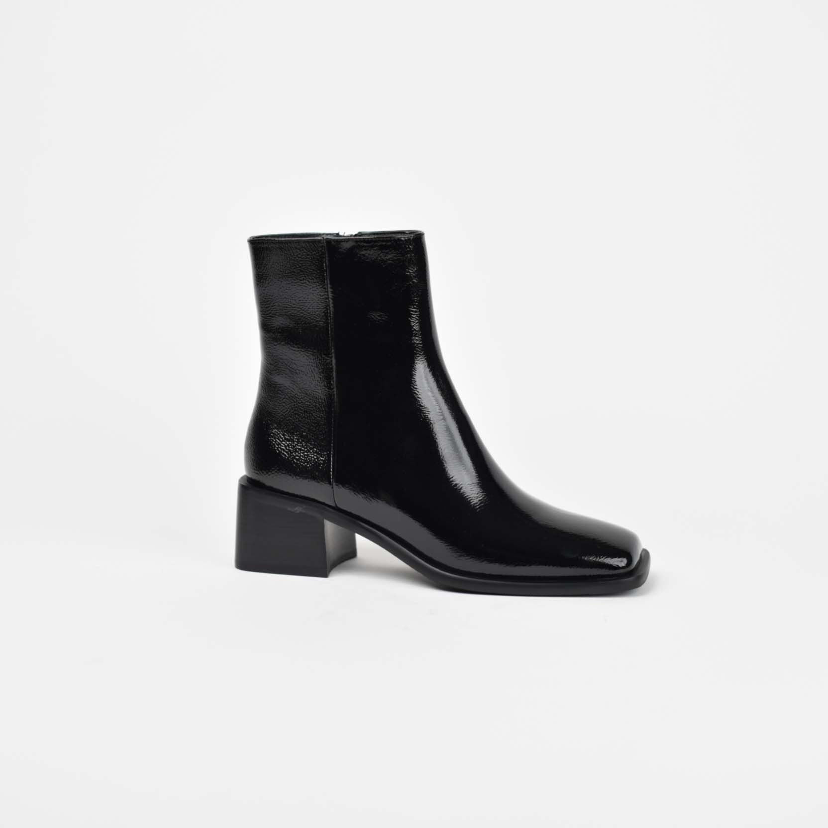 Black Divina Z-064-1