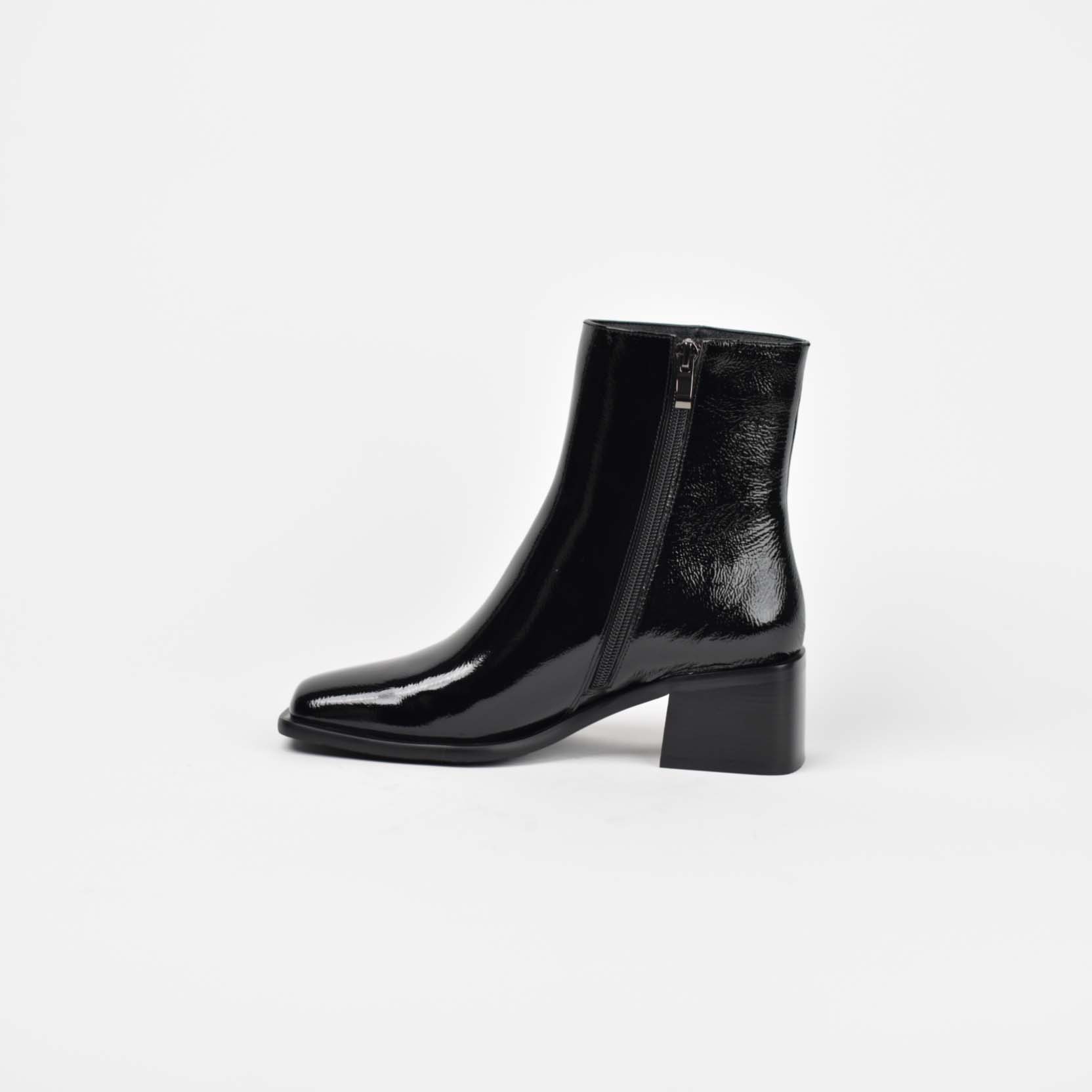 Black Divina Z-064-1