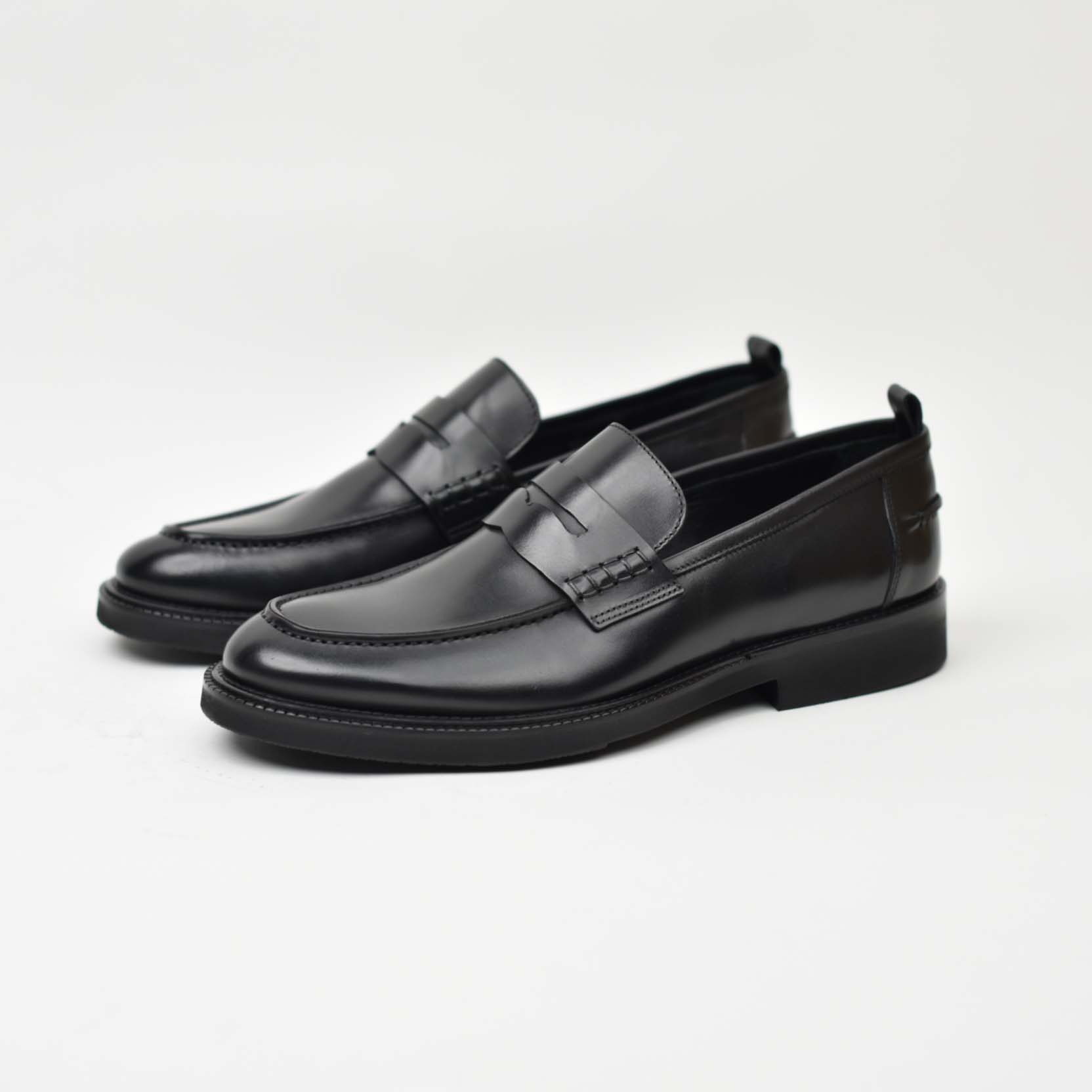 Penny Loafer-Black 265-04Z