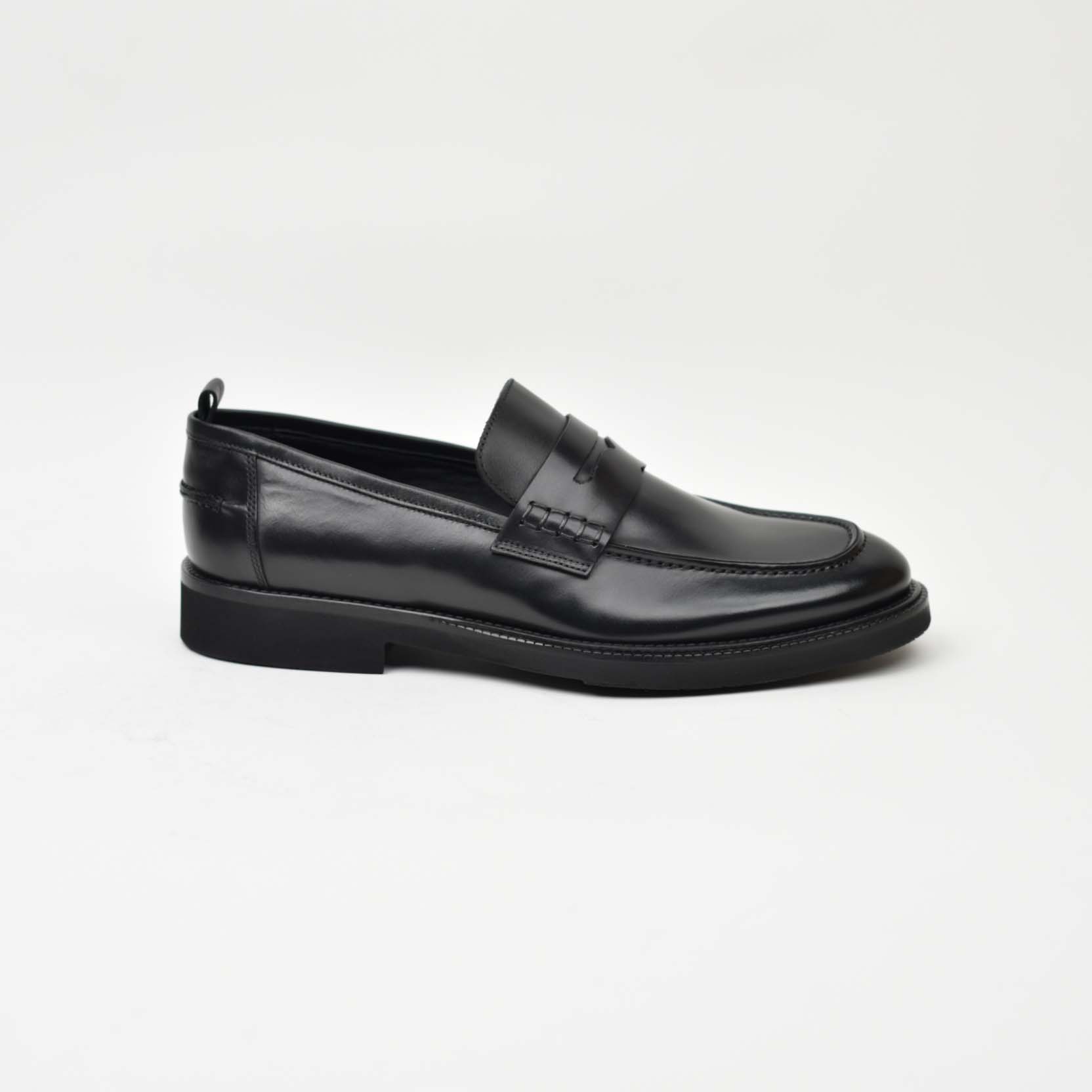 Penny Loafer-Black 265-04Z